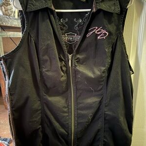 Black Sleeveless Zip-Up Top